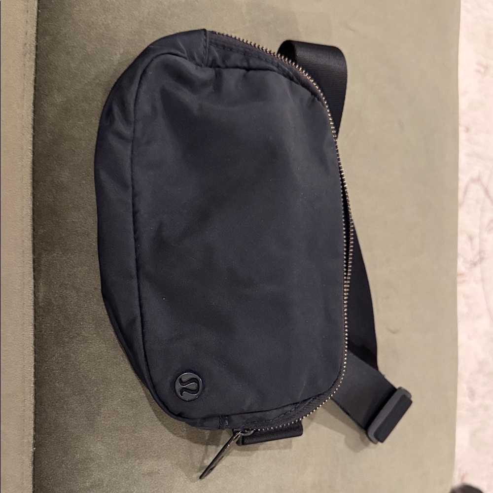 Lemon everywhere belt bag